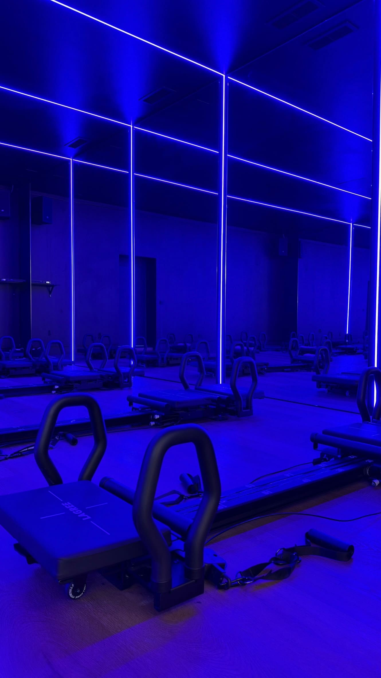 Salle de pratique du studio Only Me Pilates, ambiance lumineuse signature