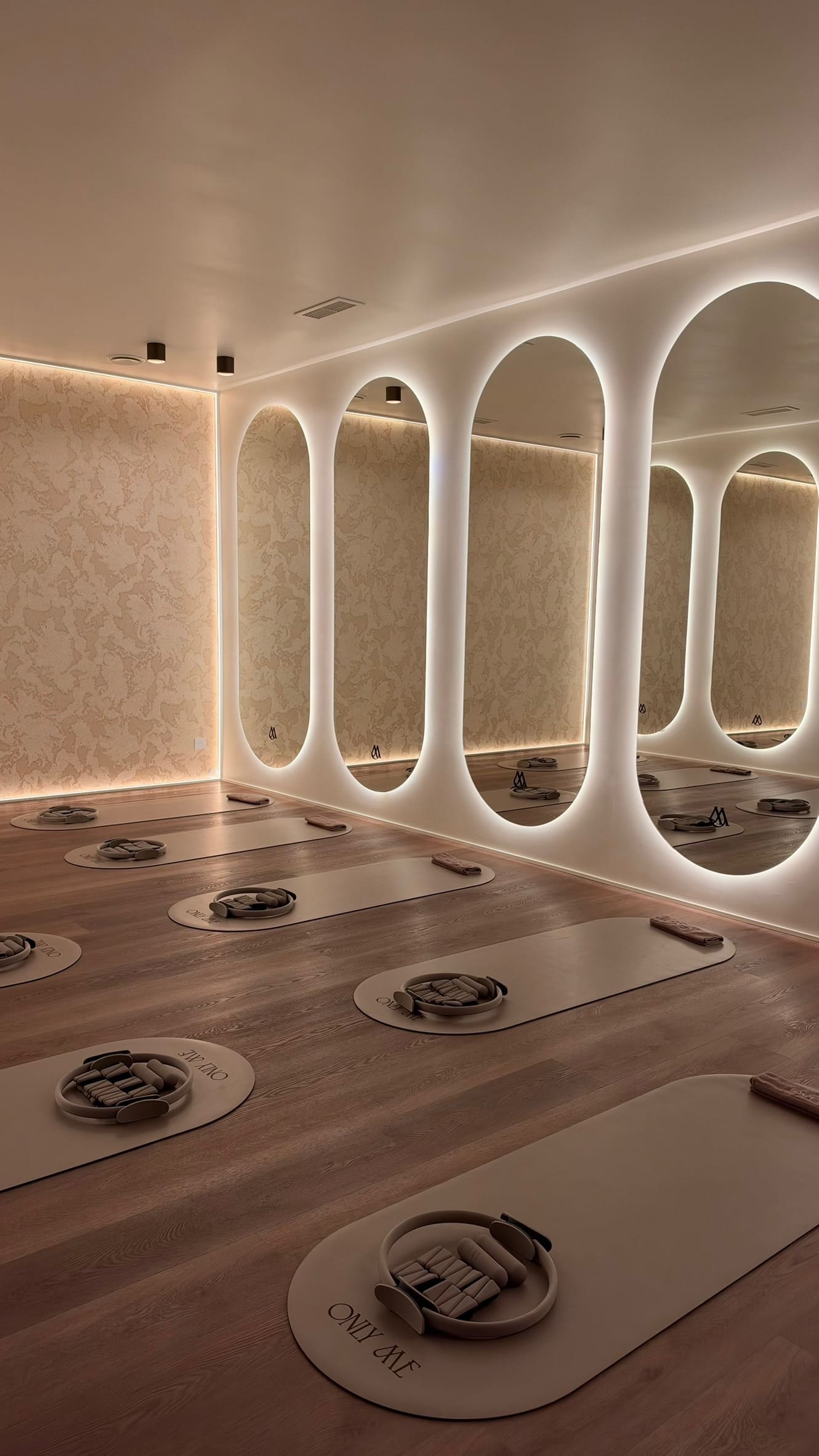Un des univers du Only Society Club, studio Only Me Pilates