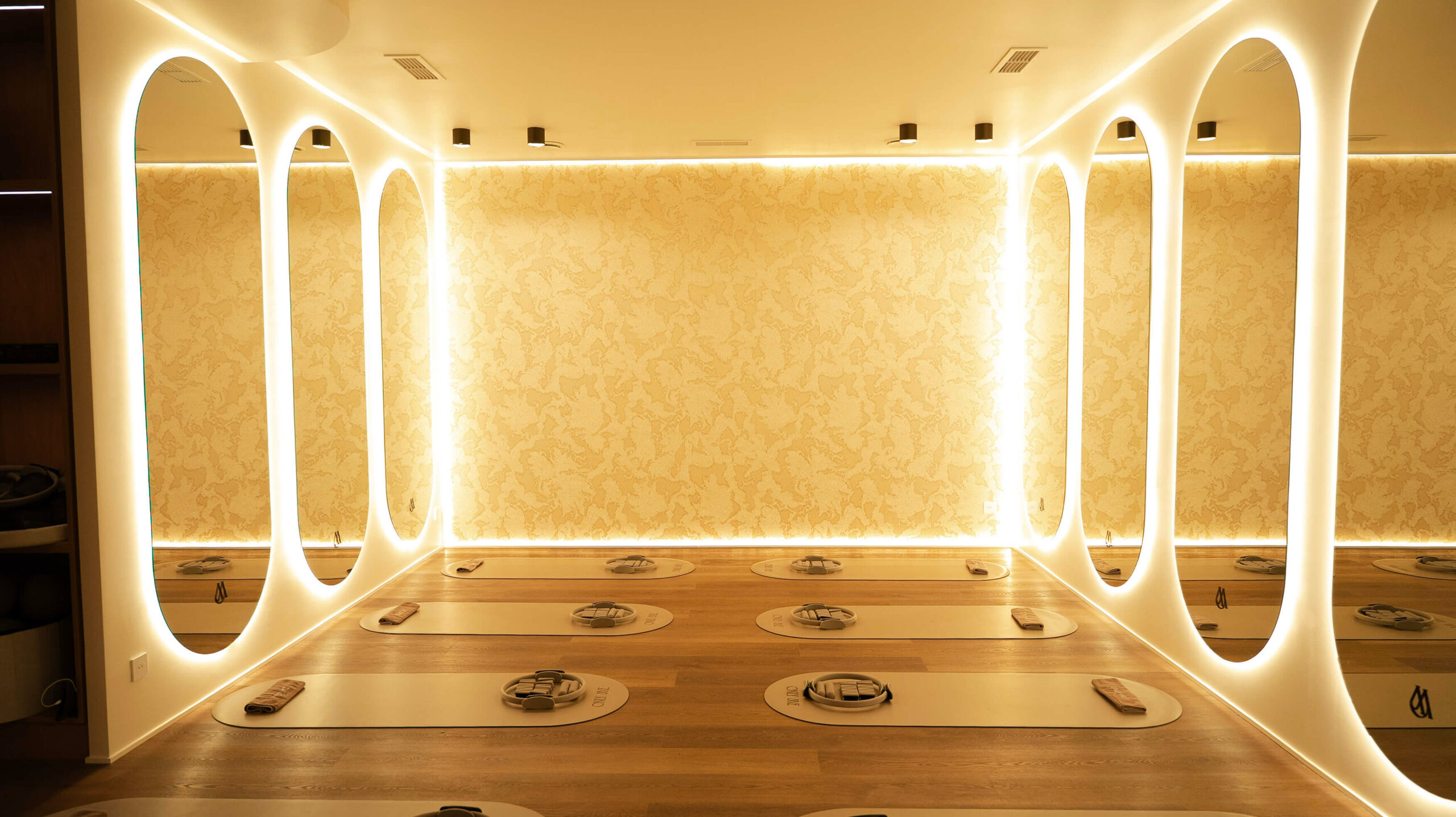 Séance de Pilates Reformer au studio Only Me à Chessy